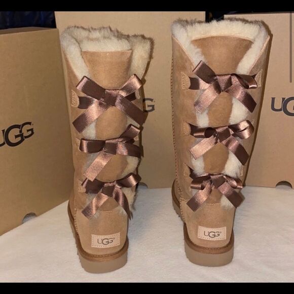 UGG BAILEY BOW TALL - Picture 3 of 6
